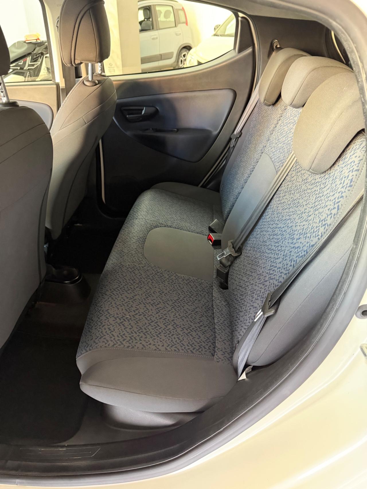Lancia Ypsilon 1.0 Hibrid GPL