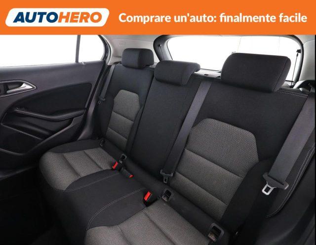 MERCEDES-BENZ GLA 180 Business