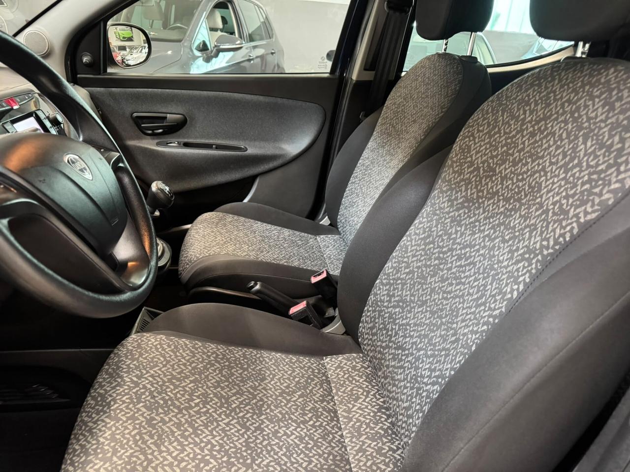 Lancia Ypsilon 1.2 69 CV 5 porte Platinum PREZZO REALE!!