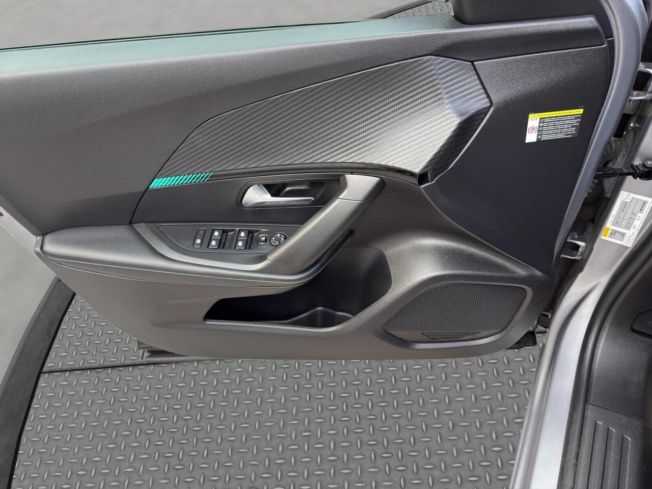 Peugeot 2008 1.2 puretech 100cv Allure Pack 2023