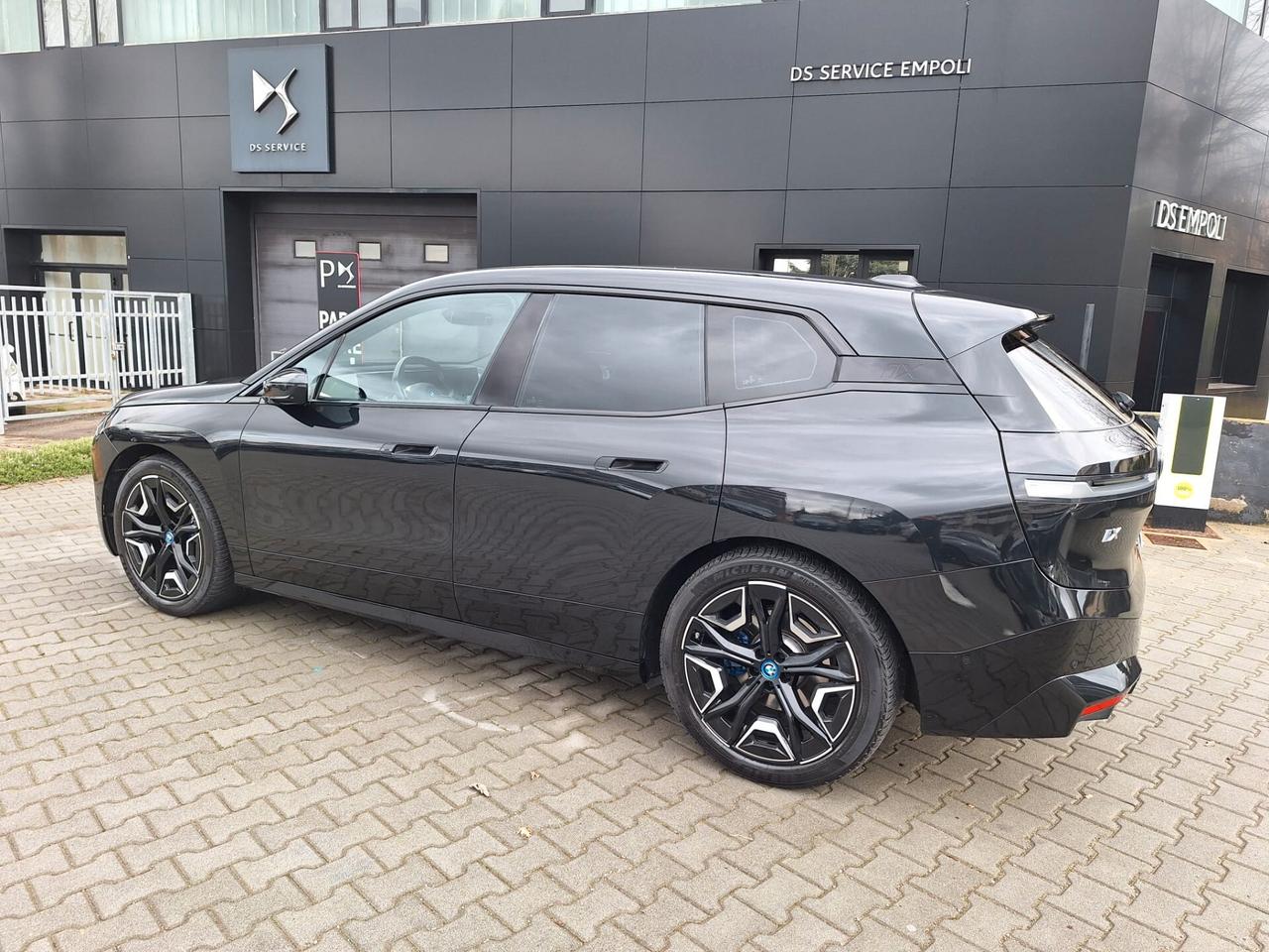 Bmw IX xDrive40 Pacchetto Sportivo IVA ESPOSTA