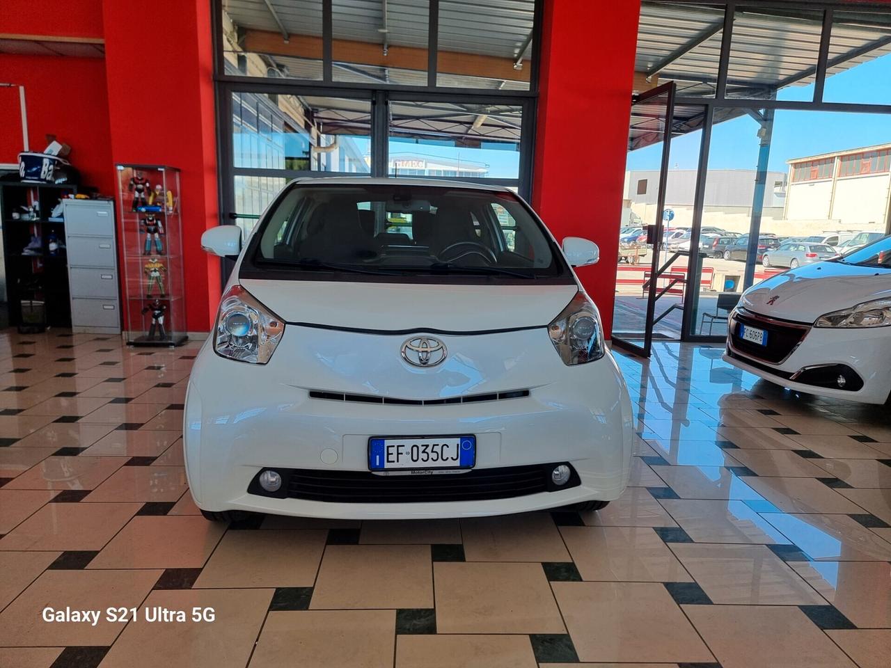 toyota iq full con navi garanzia 12 mesi stupenda