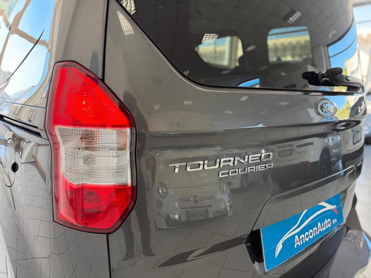 Ford Tourneo Courier 1.5 TDCI 2019