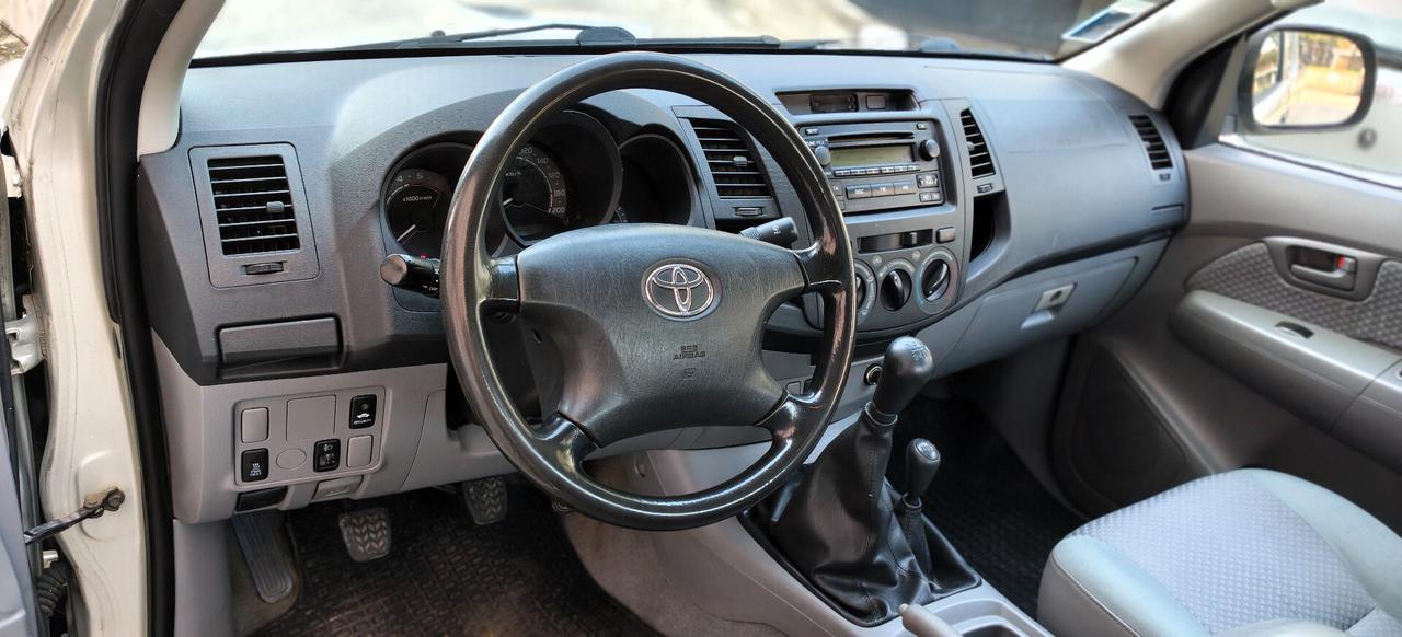 Toyota Hilux 2.5 D-4D 4WD Extra Cab PICK UP