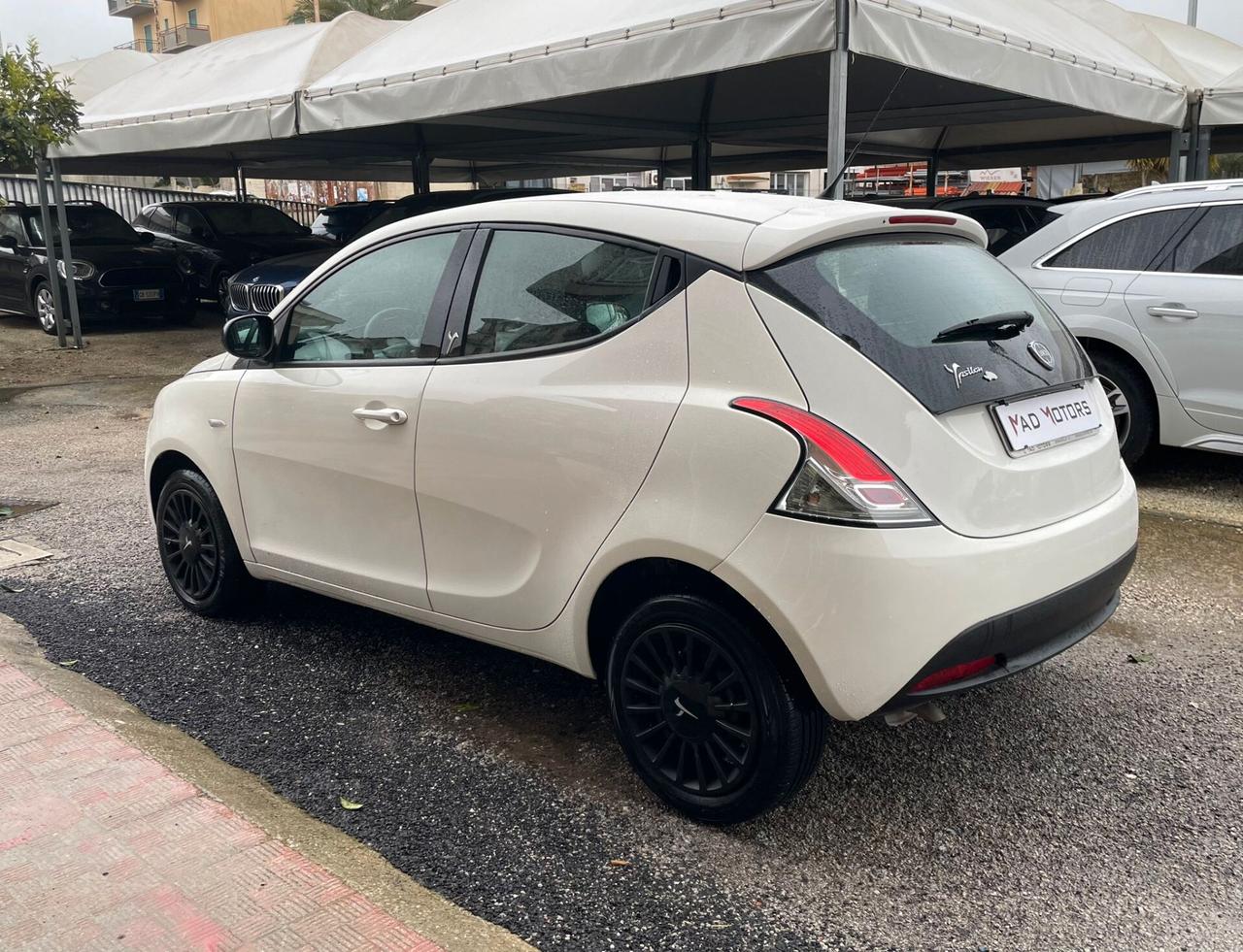 Lancia Ypsilon 1.2 69 CV 5 porte Platinum