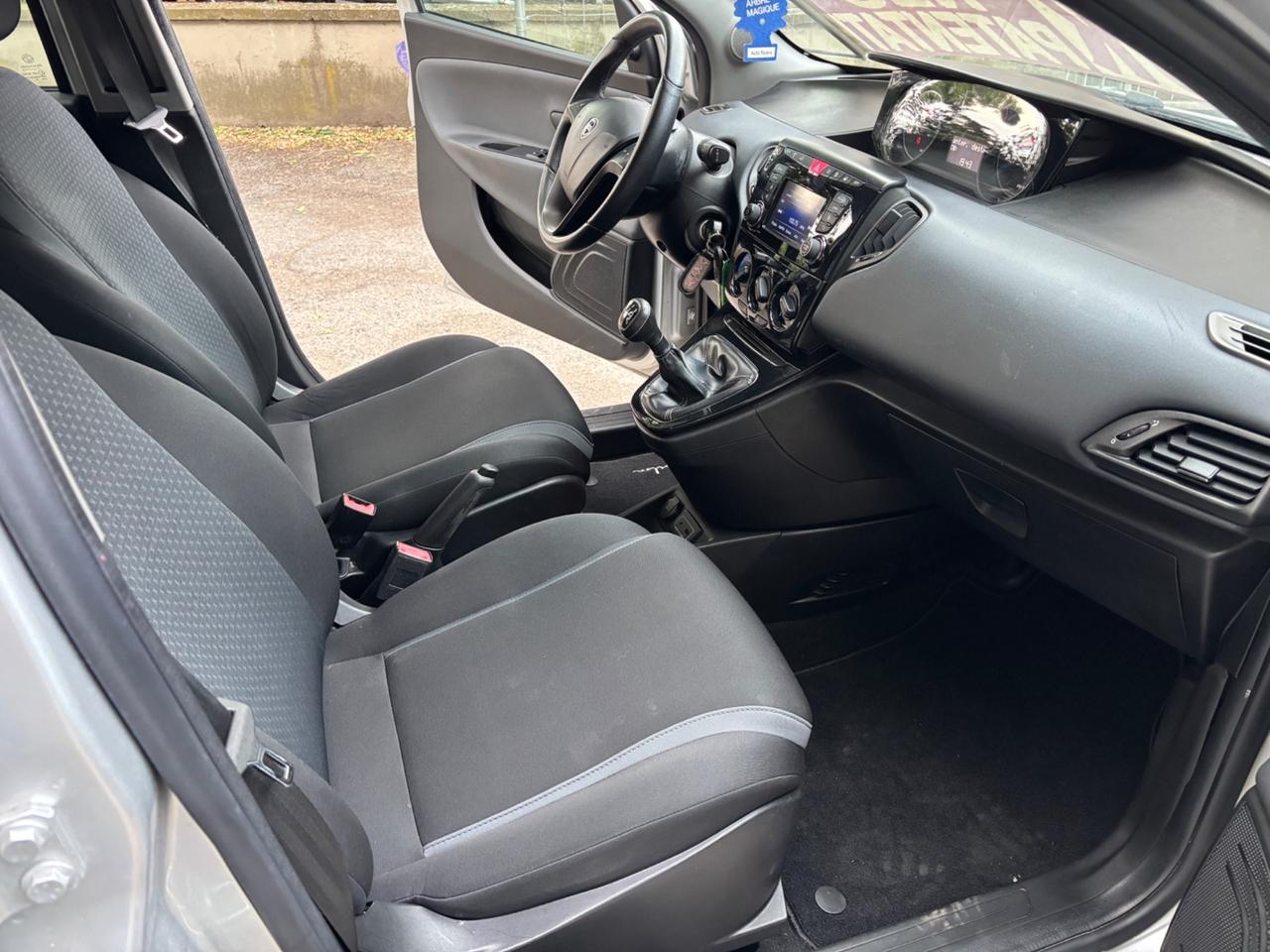 Lancia Ypsilon 1.3 MJT 16V 80 CV 5 porte S&S Platinum