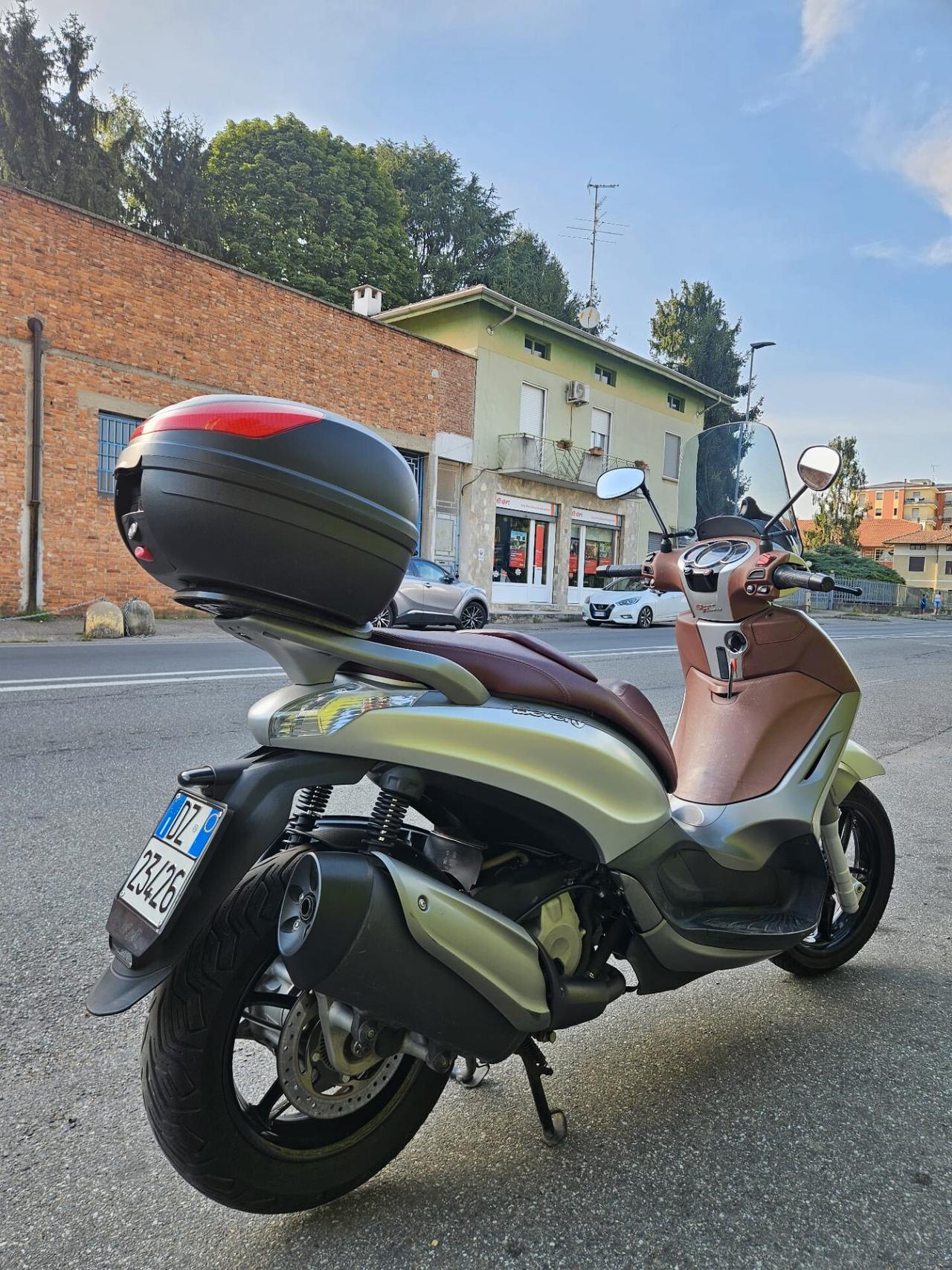 Piaggio Beverly 350 sport touring