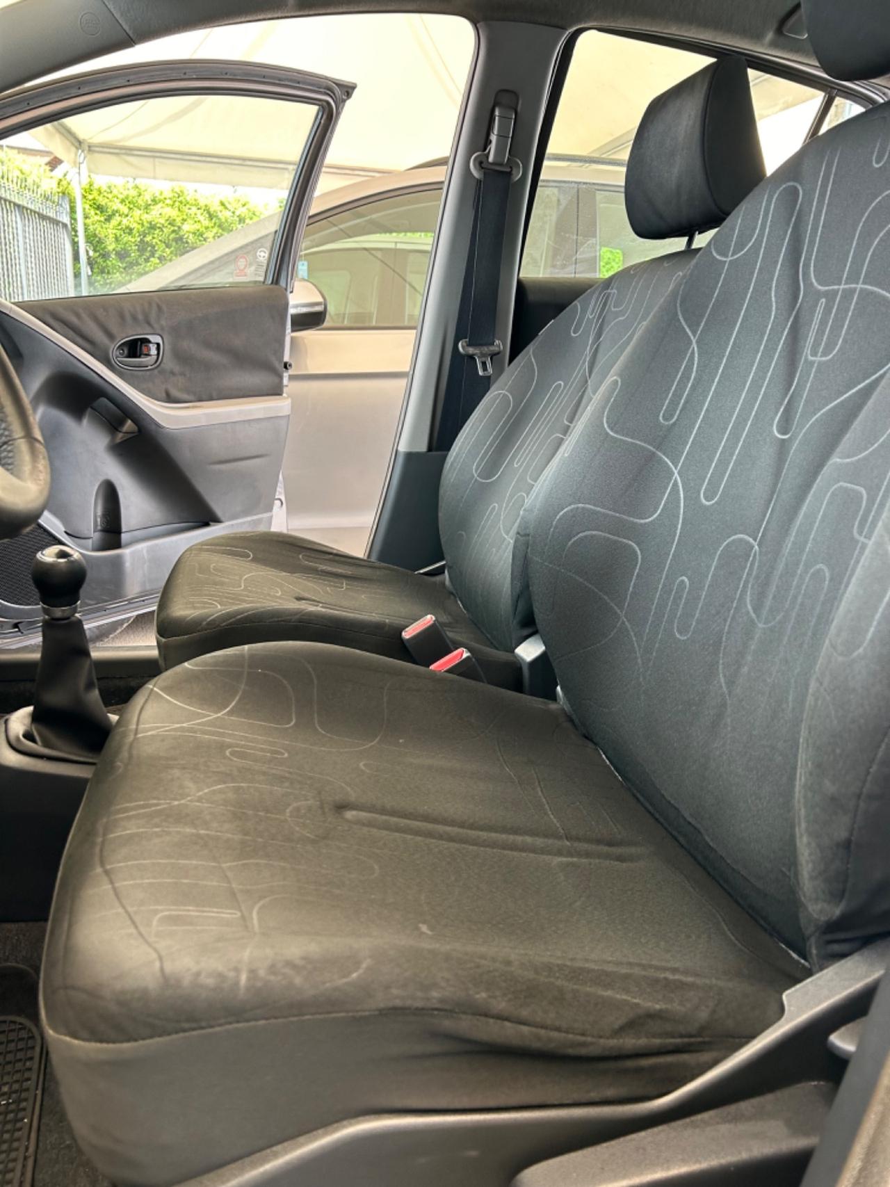 Toyota Yaris 1.0 5 porte