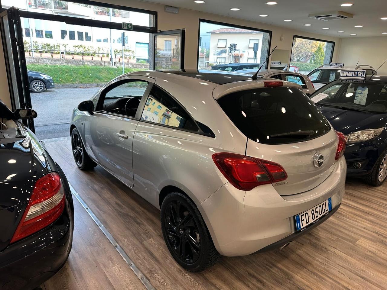 Opel Corsa 1.3 CDTI 95CV Coupé b-Color