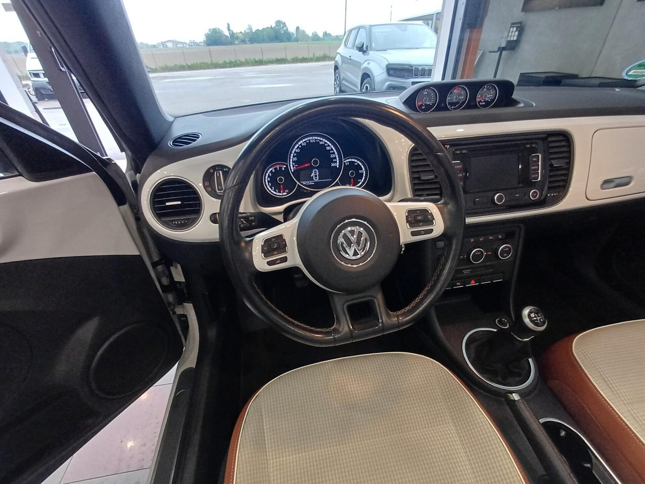 Volkswagen Maggiolino Cabrio 1.2 TSI CUP adatta a neopatentati