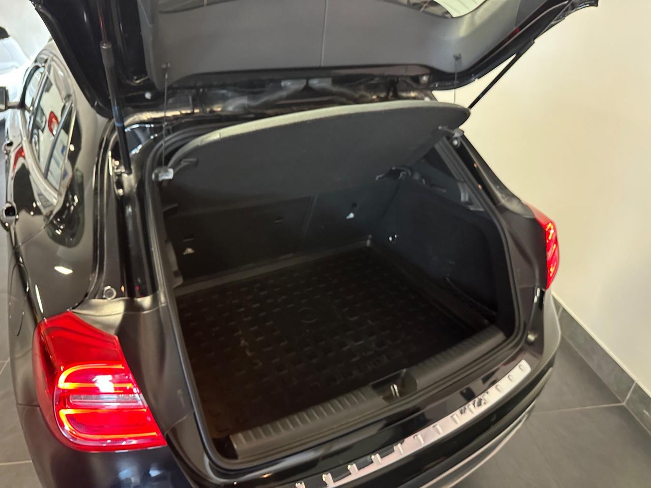 MERCEDES-BENZ GLA 220 CDI 170CV AUTOMATICA SPORT