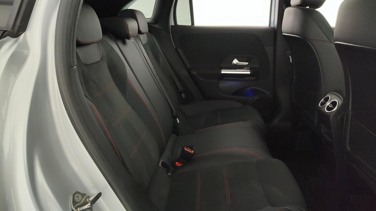 Mercedes-Benz GLA 180 d Premium auto
