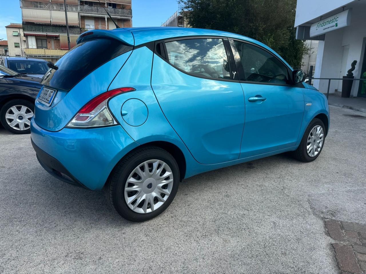 Lancia Ypsilon 1.2 69 CV 5 porte S&S Platinum