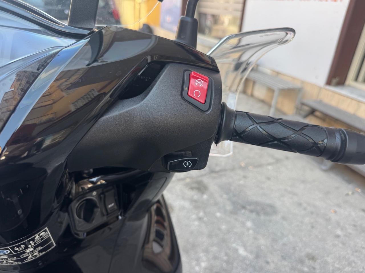 Honda SH 350 Sport