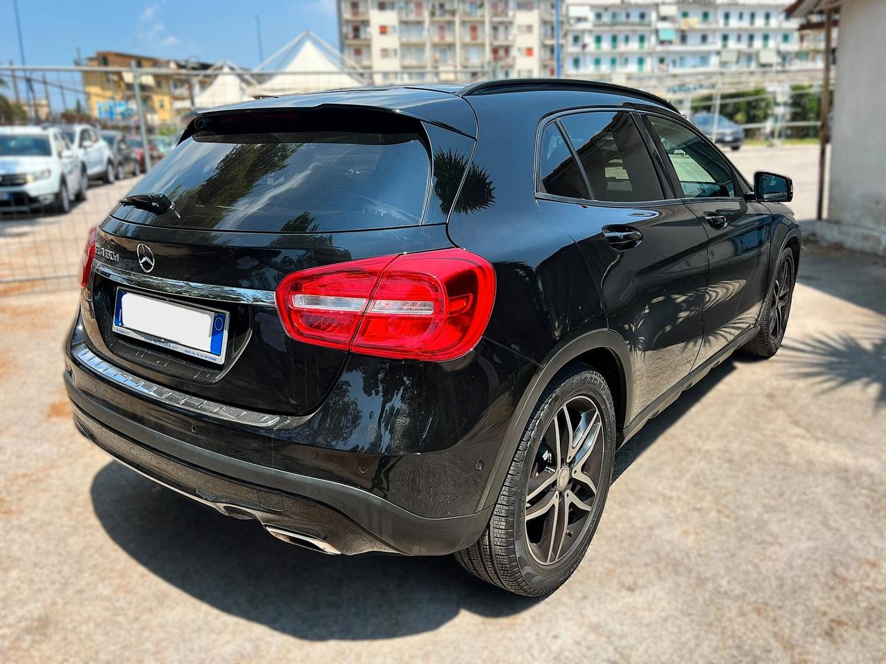 MERCEDES-BENZ GLA 180 d Automatic Premium - 2016