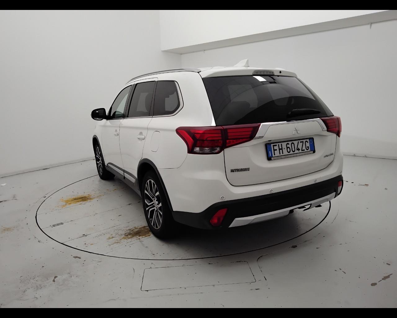 MITSUBISHI Outlander III 2016 - Outlander 2.2 Instyle Plus Sda Diam.Pac