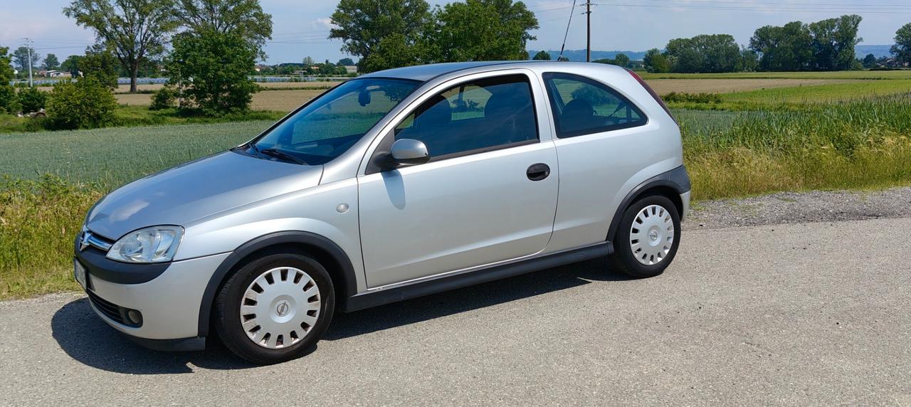 Opel Corsa 1.0 Benzina - Neopatentati