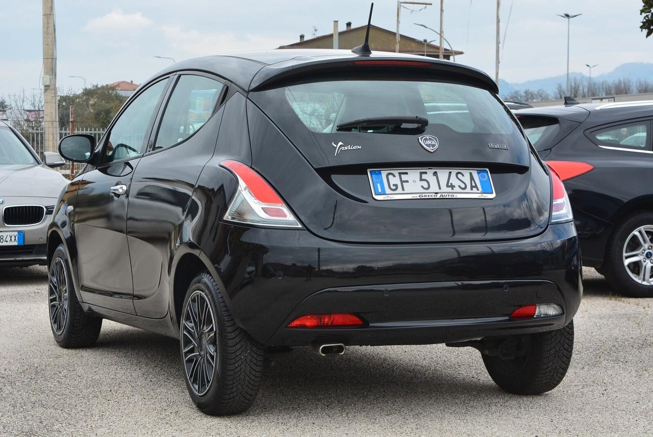 Lancia Ypsilon 1.0 FireFly 5 porte S&S Hybrid Ecochic Gold