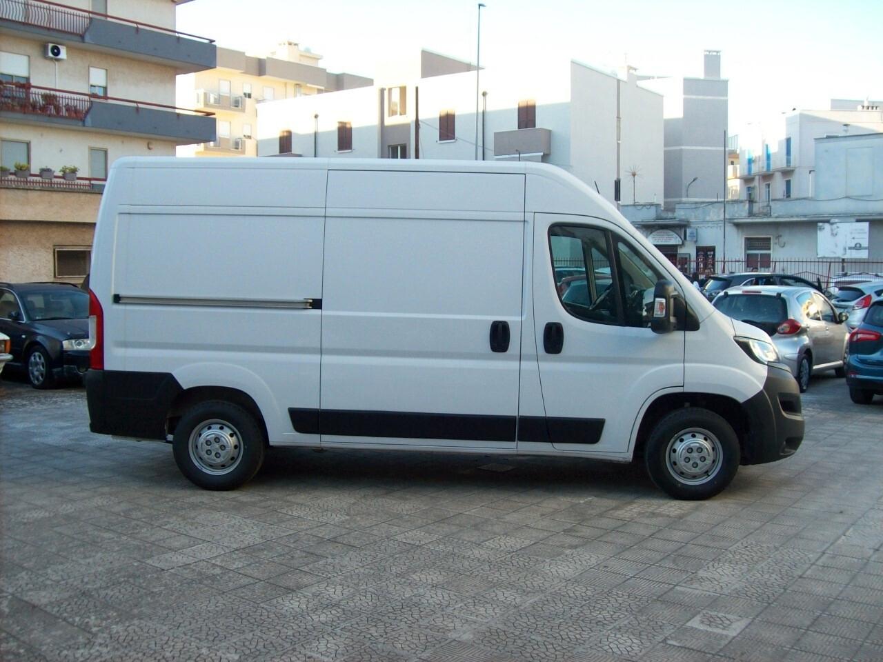 Peugeot Boxer 333 L2H2 2.2 BlueHDi 140CV