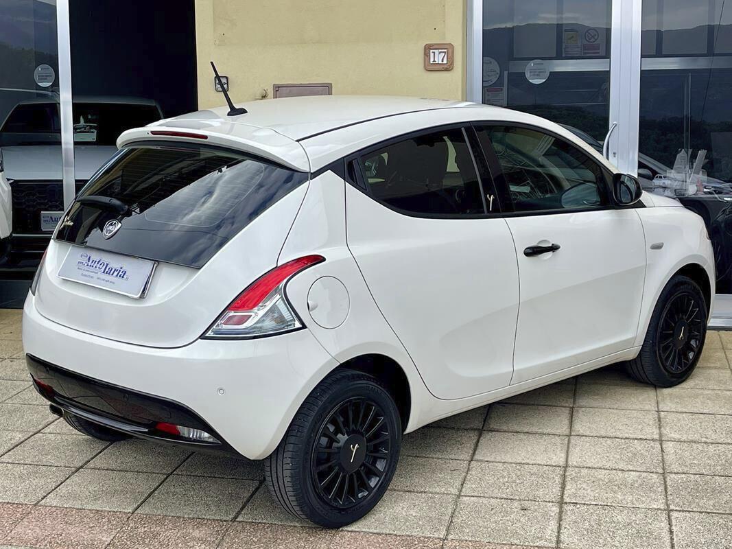 Lancia Ypsilon 1.2 69 CV Gold Plus Black and Noir - 70 Aziendale