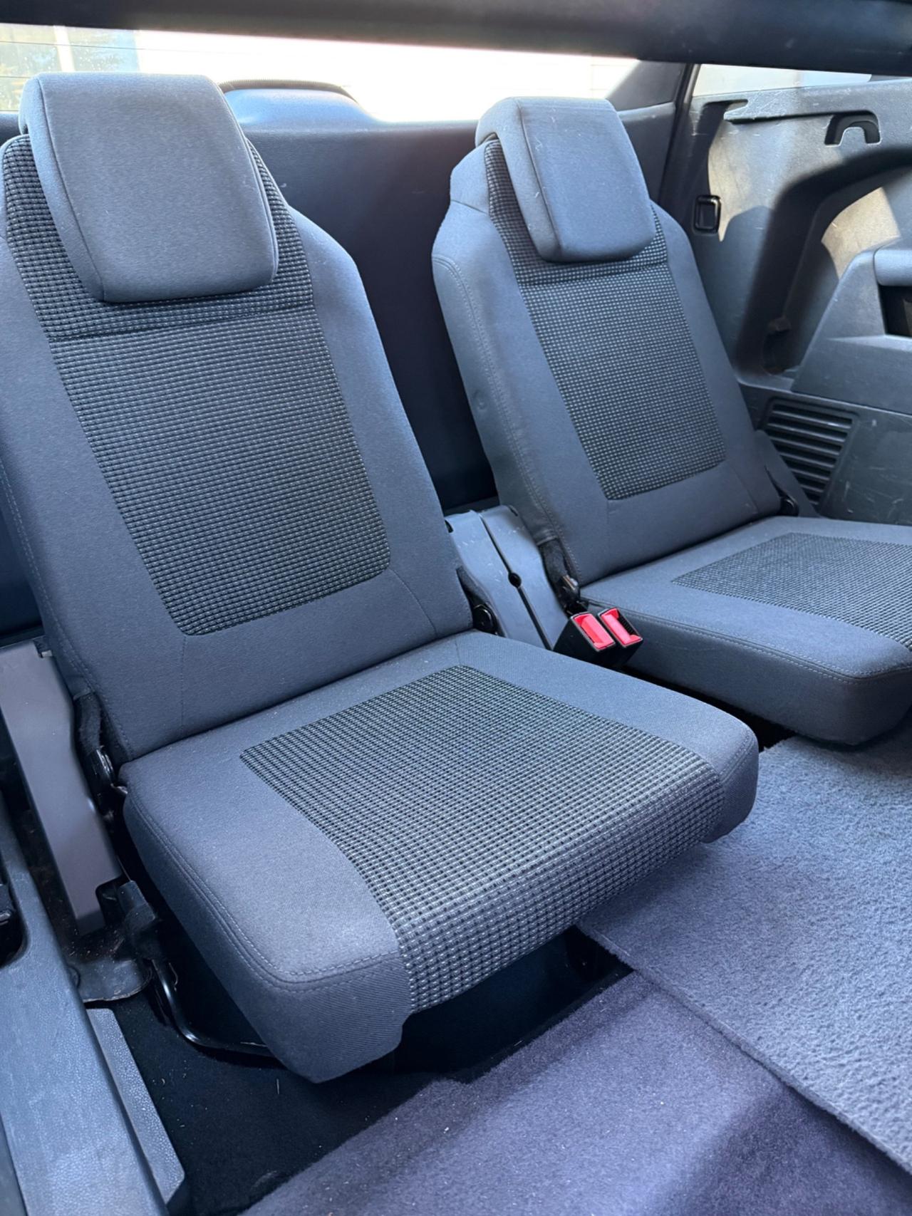 Peugeot 5008 1.6 HDi 115CV Allure