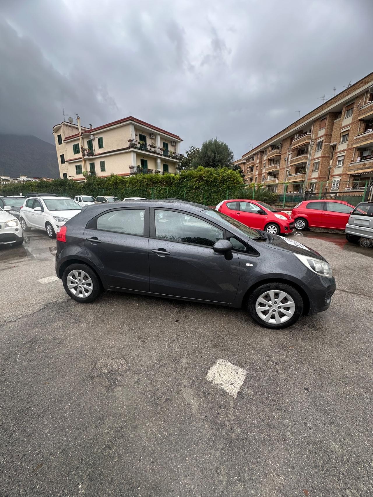 Kia Rio 1.1 CRDi WGT 5p. EX