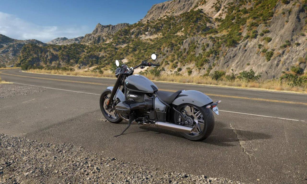 BMW R 18 Blacked Out