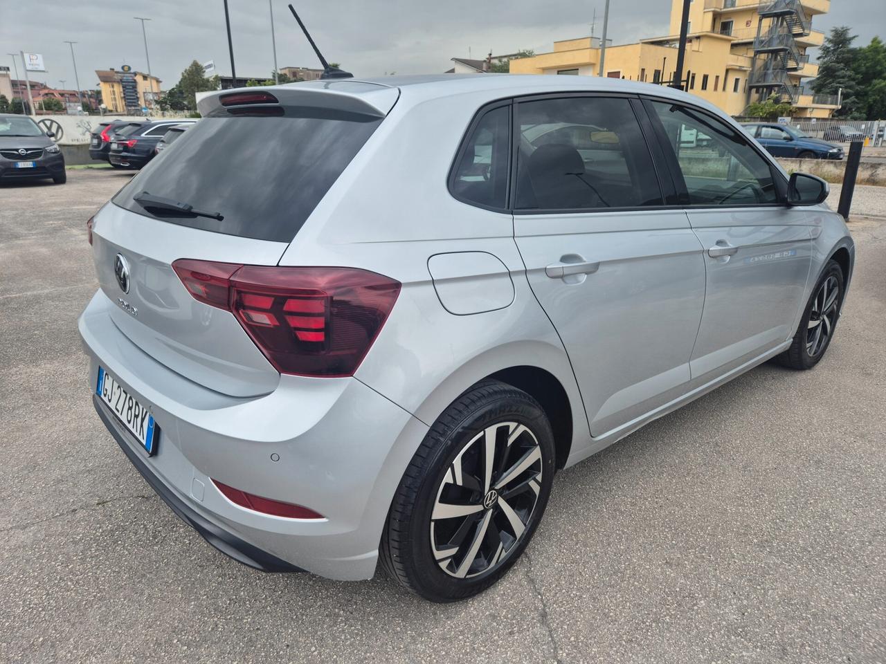 Volkswagen Polo 1.0 TSI DSG R-Line