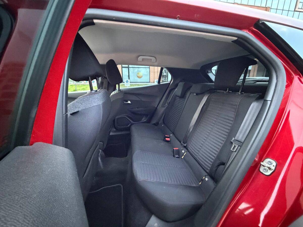 Peugeot 2008 1.2 Active s&s 130cv CINGHIA SOSTITUITA !