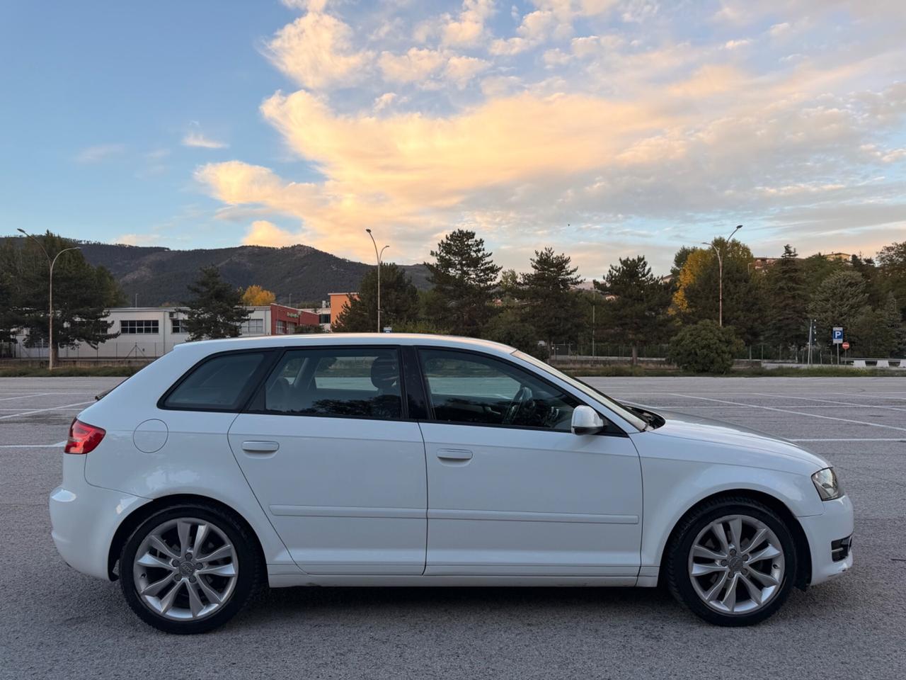 Audi A3 1.6 TDI 105 CV CR S tr. Ambiente