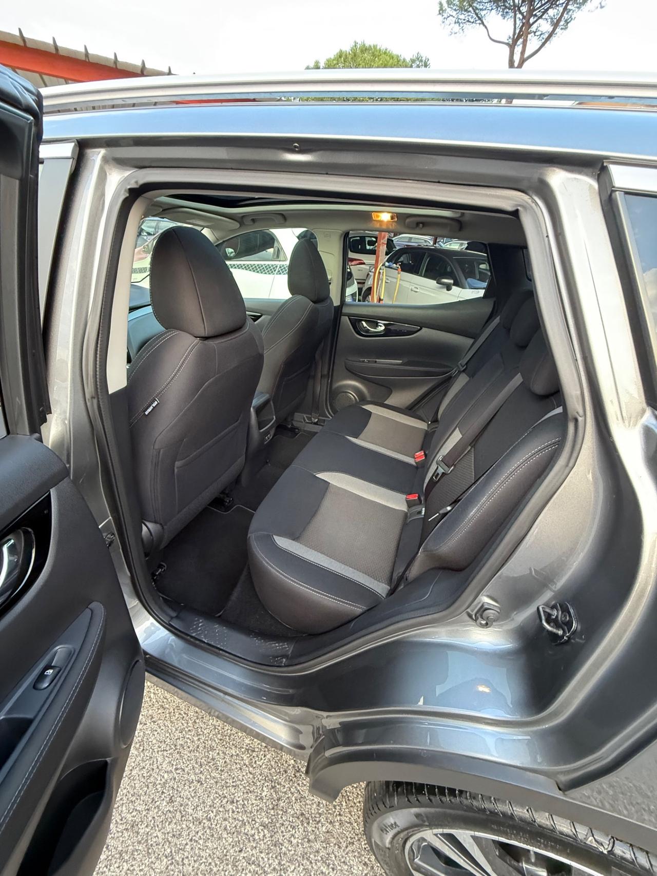 Qasqhqai 1.5 dci-unipro-( 69 mila km ) -unipro-rate