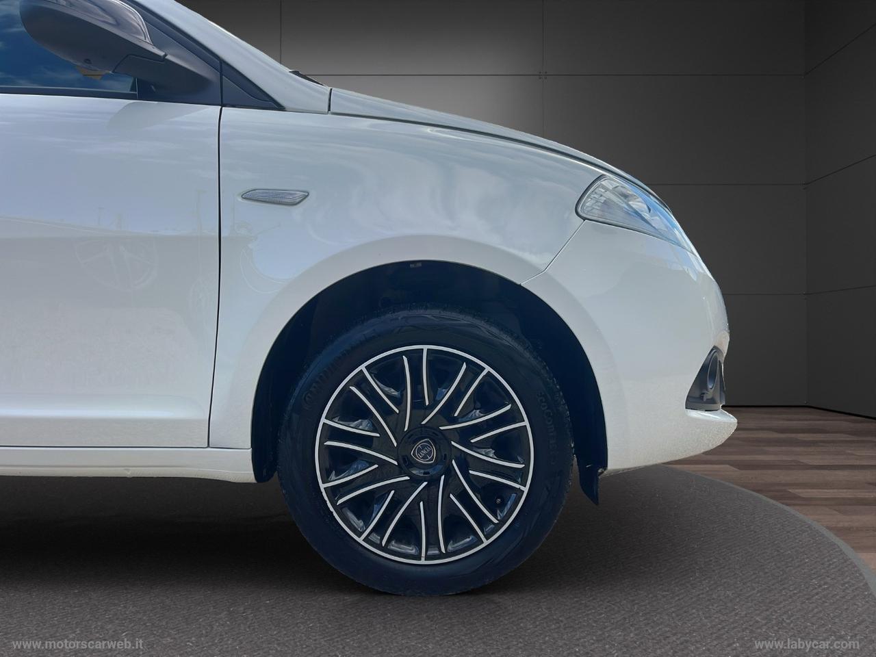 LANCIA Ypsilon 1.0 FireFly 5p. S&S Hybrid Oro