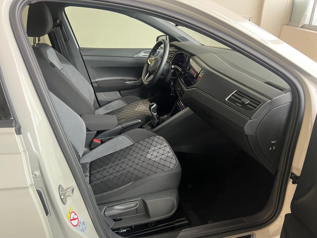 Volkswagen Polo 1.0 tsi r-line 95cv