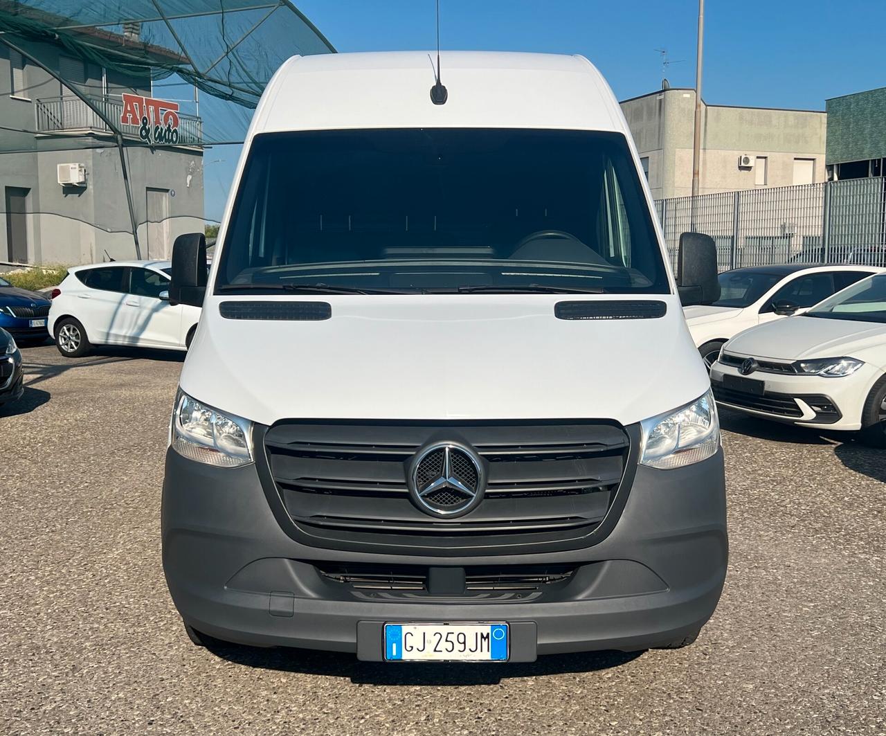 Mercedes Benz Sprinter