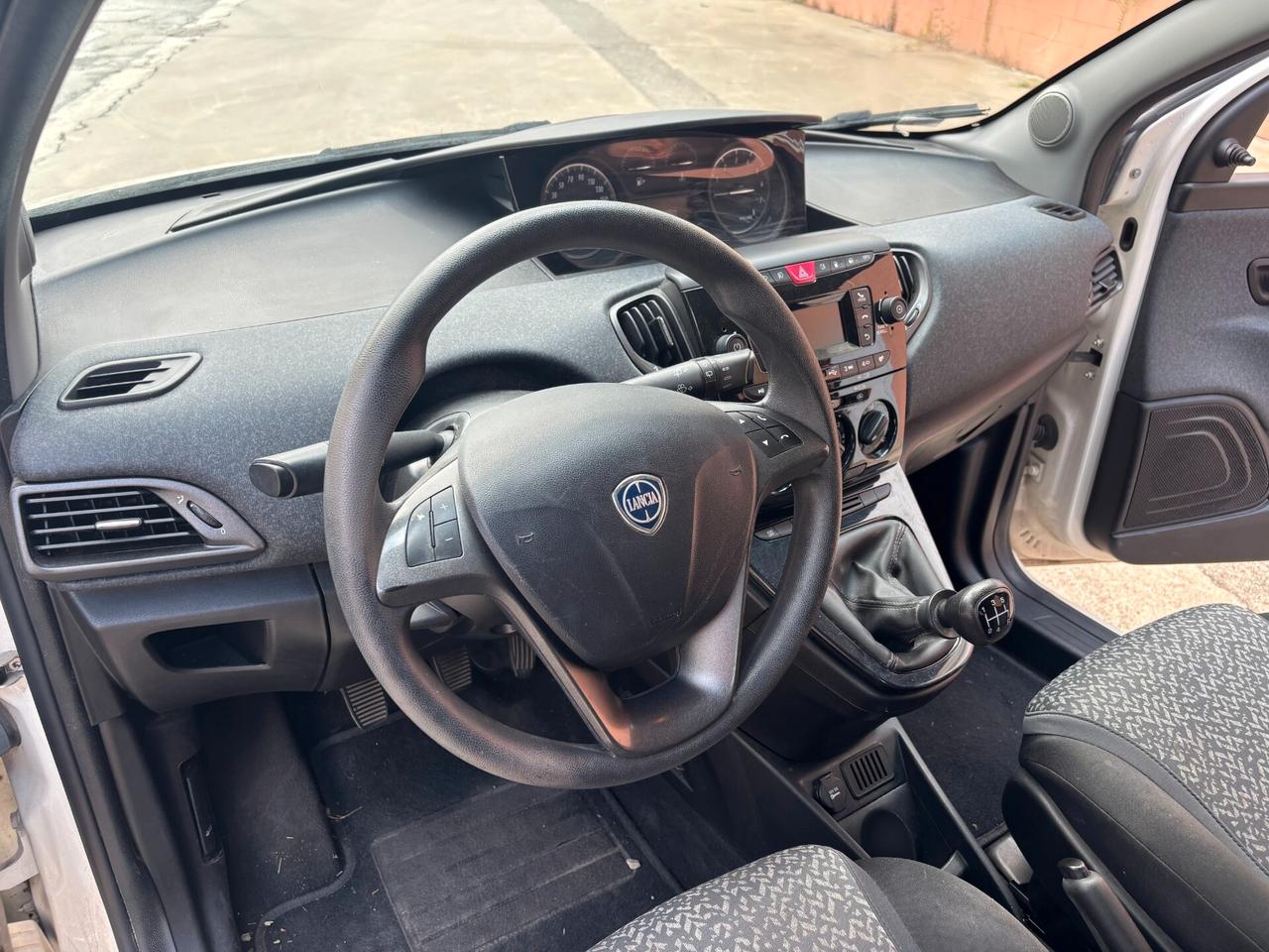 Lancia Ypsilon 1.2 69 CV 5 porte GPL Ecochic Gold