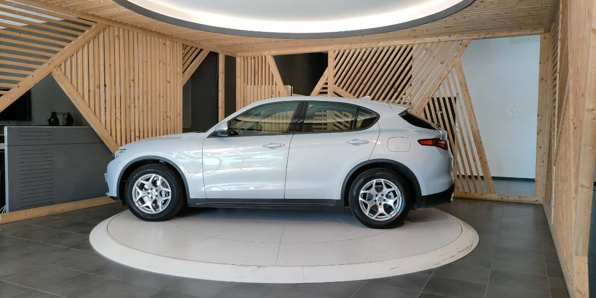 Alfa Romeo Stelvio 2.2 t Business Q4 190cv auto