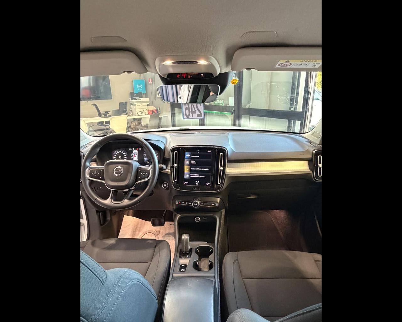 VOLVO XC40 - XC40 1.5 t2 Momentum Pro auto my21