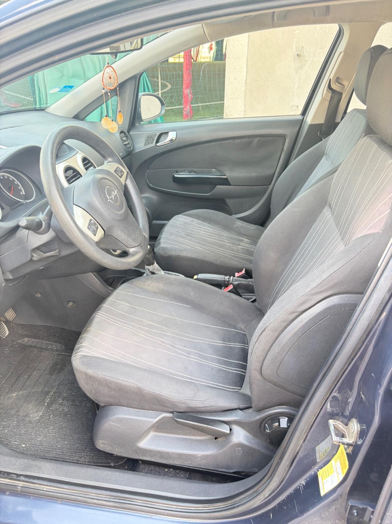 Opel Corsa 1.2 5 porte Cosmo Neopatentati