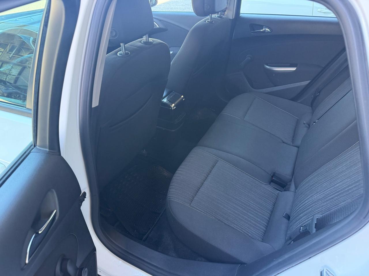 Opel Astra 1.6 115CV Sports Tourer Cosmo