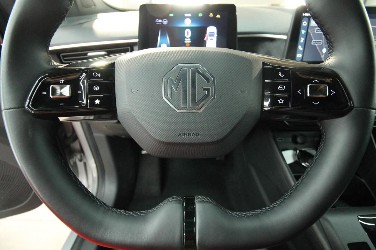 MG 3 1.5 102 CV HYBRID + LUXURY