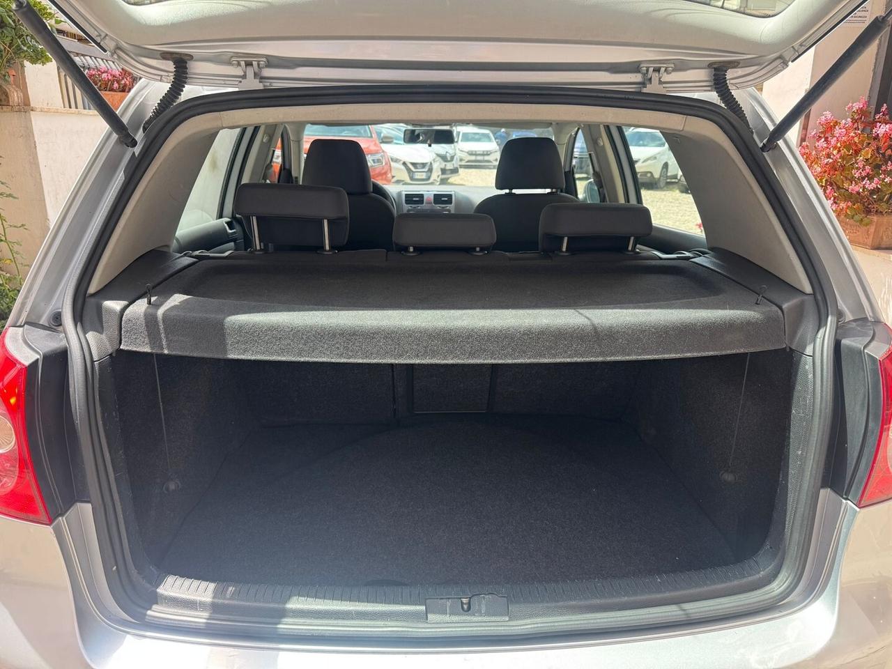 VOLKSWAGEN Golf 1.6 5 porte Comfortline GPL
