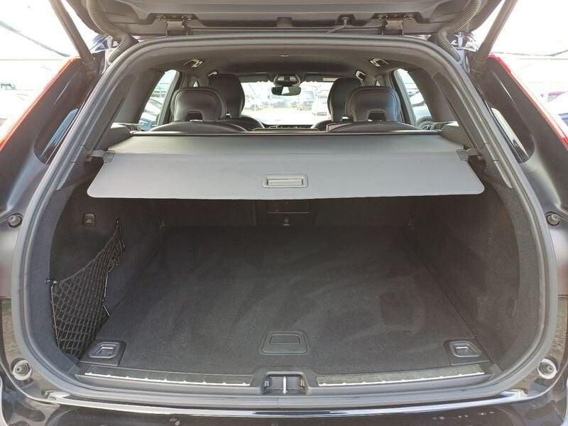 Volvo XC60 XC60 2.0 b4 Ultimate Dark awd auto