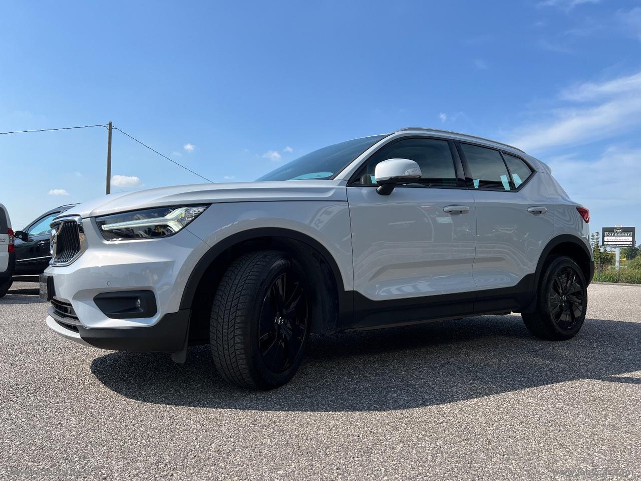 VOLVO XC40 D3 AWD Geartronic Momentum Pro IVA DEDUCIBILE