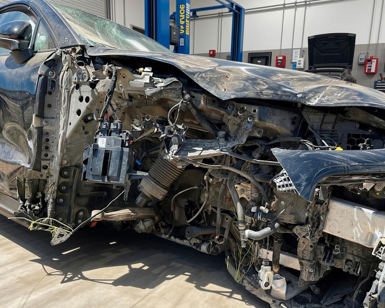 Porsche Cayenne 3.0 V6 E-Hybrid Platinum Edition INCIDENTATA