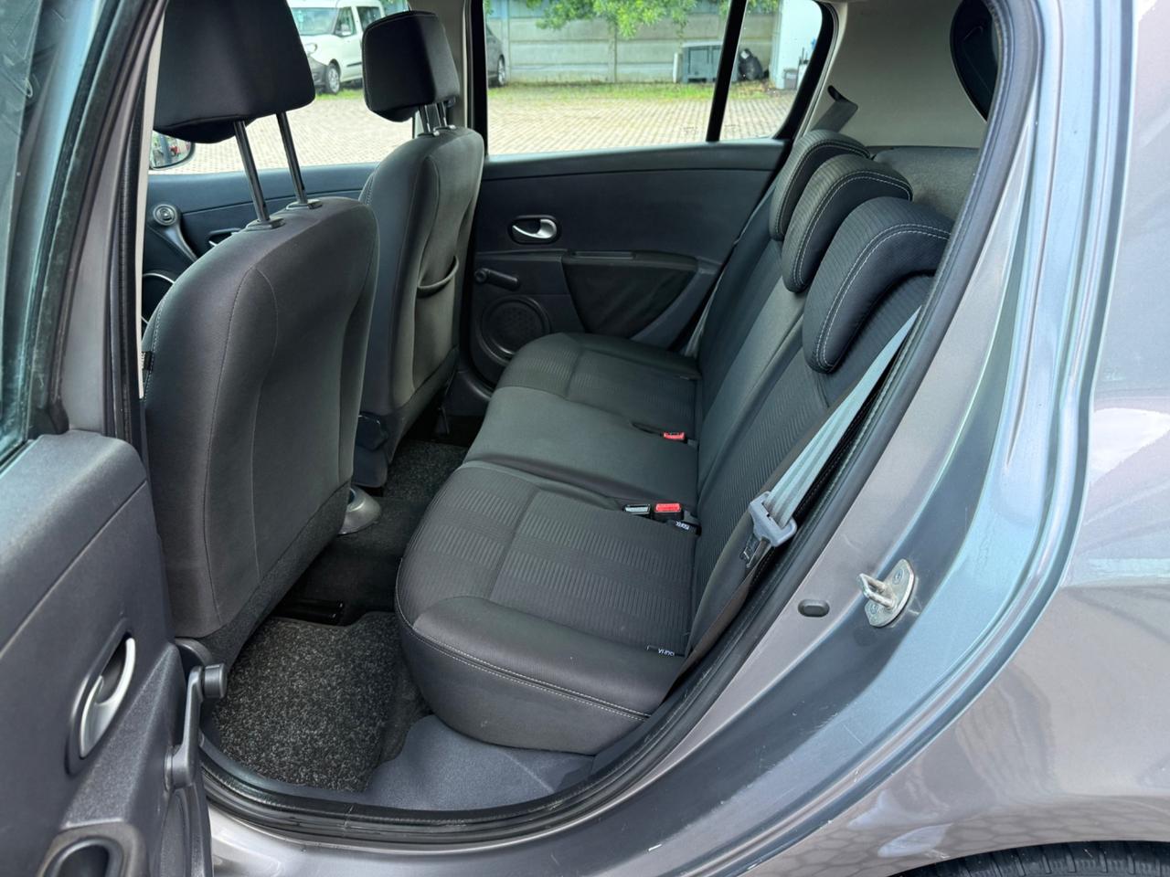 Renault Clio 1.2 16V 5 porte GPL Confort OK NEOPATENTATI