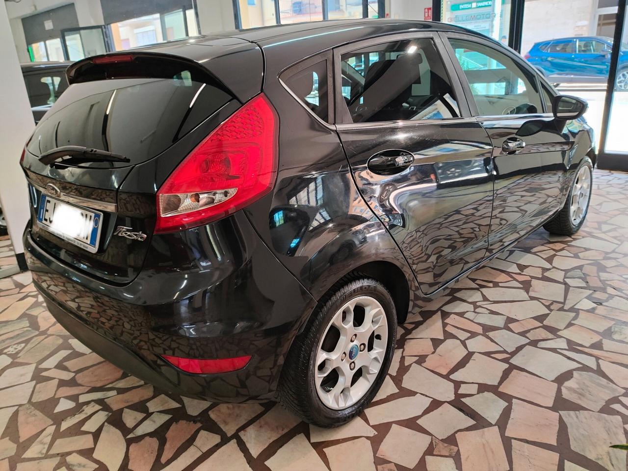 Ford Fiesta 1.4 TDCi 70CV 5 porte Titanium
