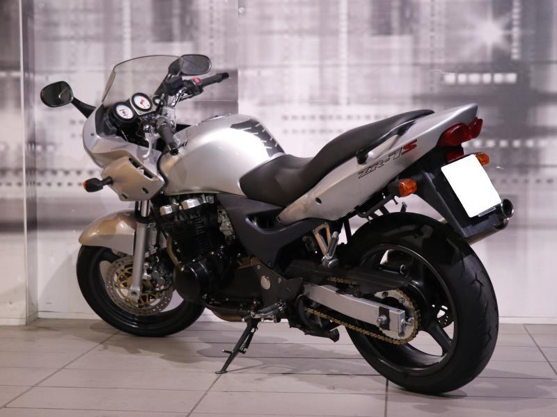 Kawasaki ZR 7 S