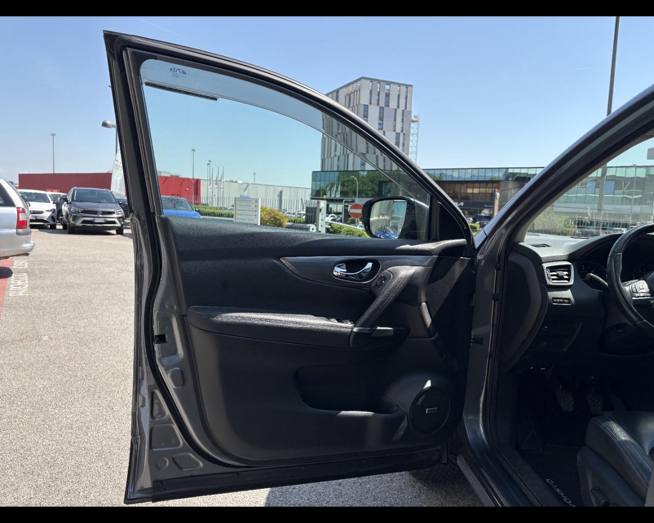 NISSAN Qashqai 2ª serie - Qashqai 1.6 dCi 2WD Tekna