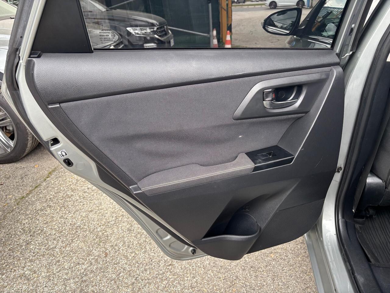 Toyota Auris 1.4 D-4D 5 porte ok neopatentati