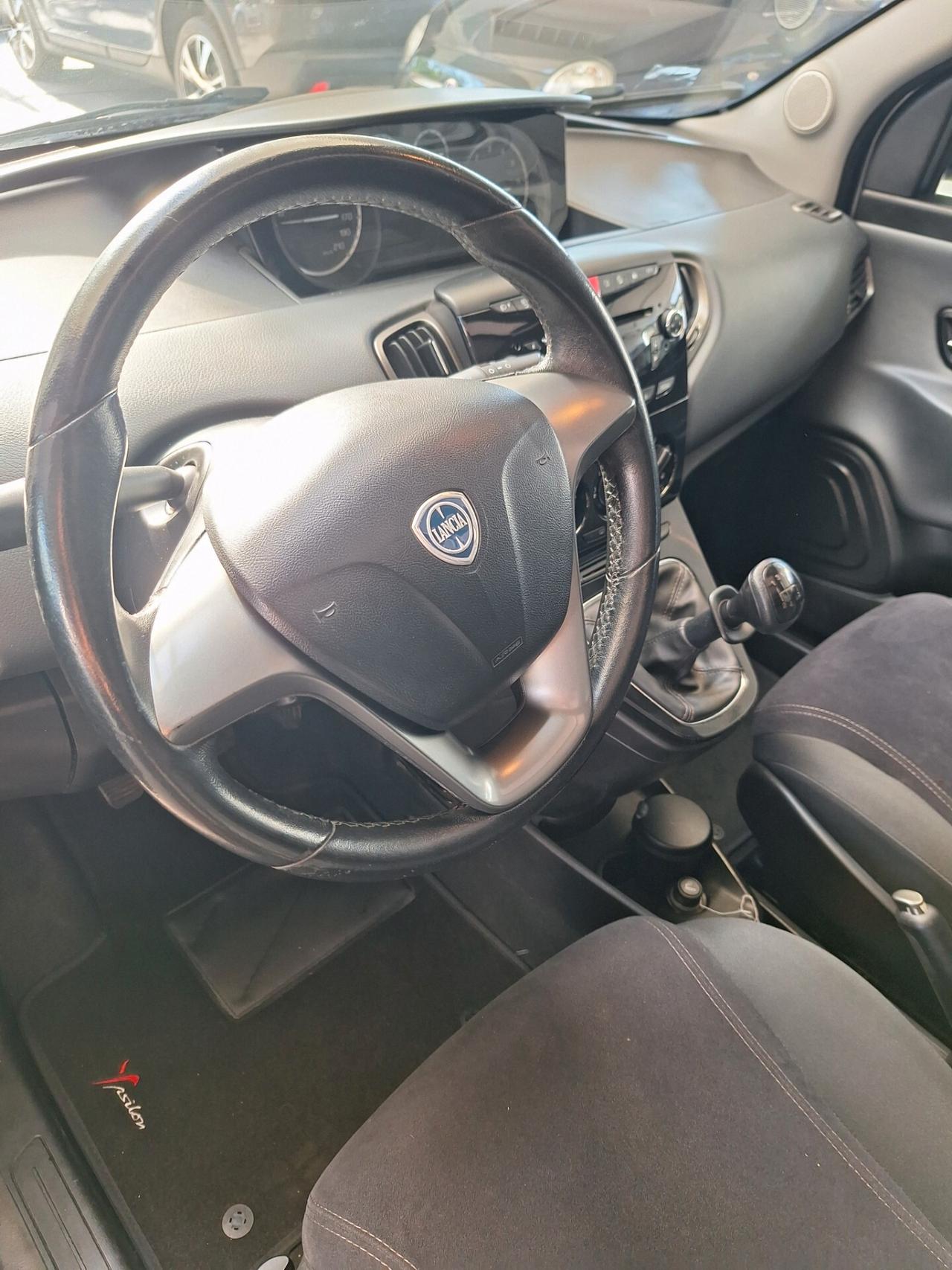 Lancia Ypsilon 0.9 TwinAir 85 CV 5 porte S&S Platinum Tetto Panoramico Apribile